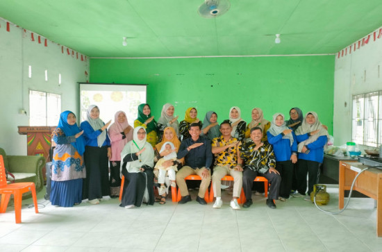 Kegiatan pelatihan PMT lokal untuk Balita dan Bumil KEK Desa Kualu