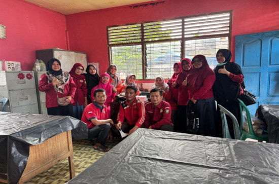 Sunat massal di Desa Aursati